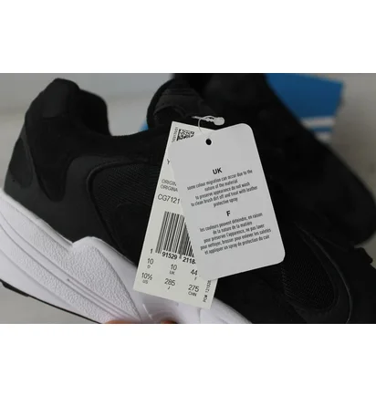 Кросівки чоловічі Adidas Yung-1 Cg7121 Black/White CG7121