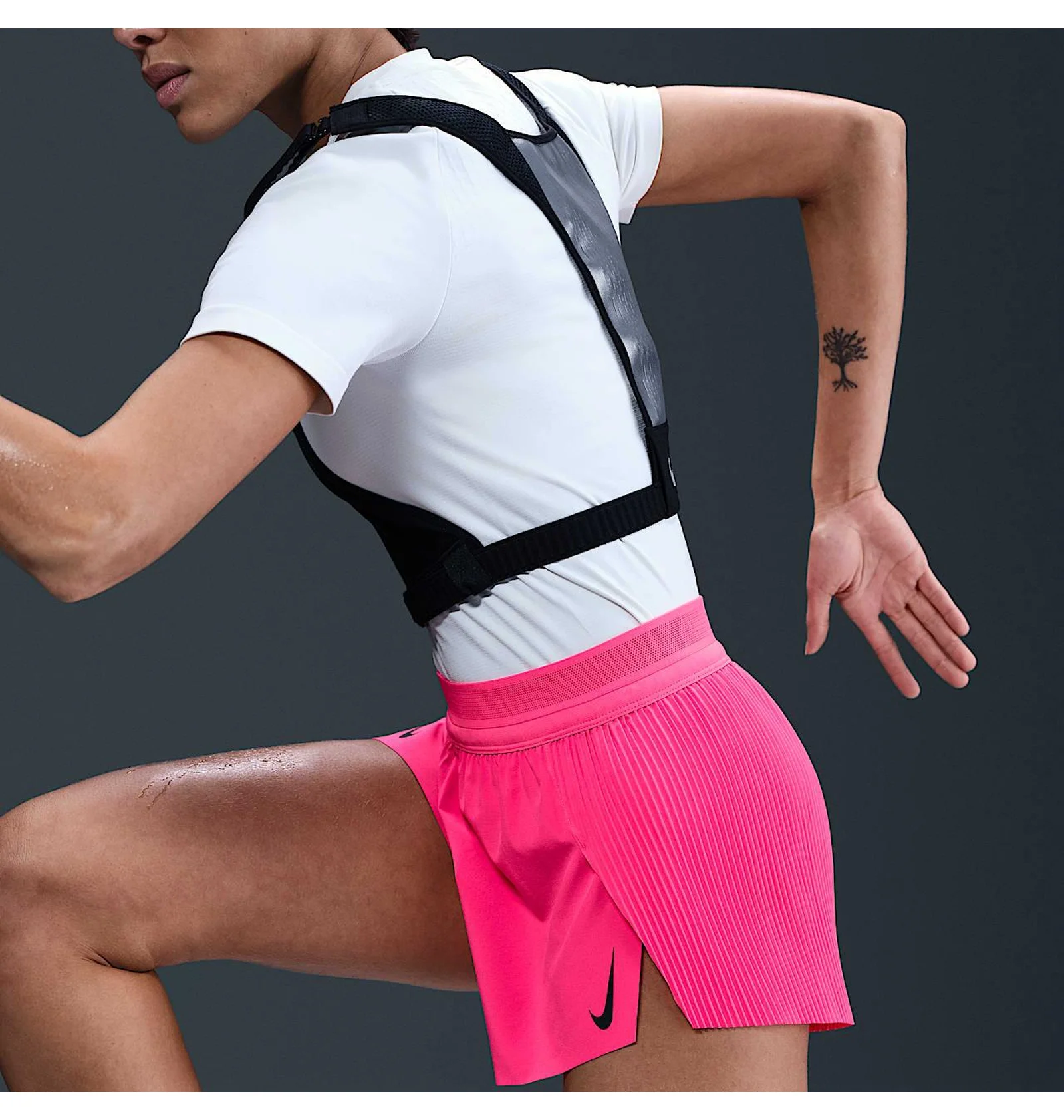 ᐉ Шорти жіночі Nike Aeroswift Pink FN2328-645 - придбати в