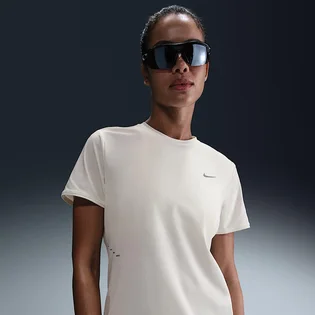 Футболка женская Nike Beige HM9698-133