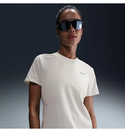 Футболка женская Nike Beige HM9698-133