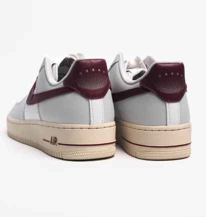 Кросівки жіночі Nike Wmns Air Force 1 07 Se Grey DV7584-001