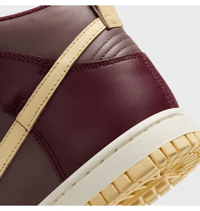 Кросівки жіночі Nike Dunk High Bordo DD1869-202