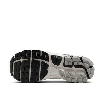 Кросівки жіночі Nike Air Zoom Vomero 5 Grey/White HQ1182-001