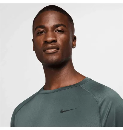 Футболка чоловіча Nike Ready Green DV9815-338