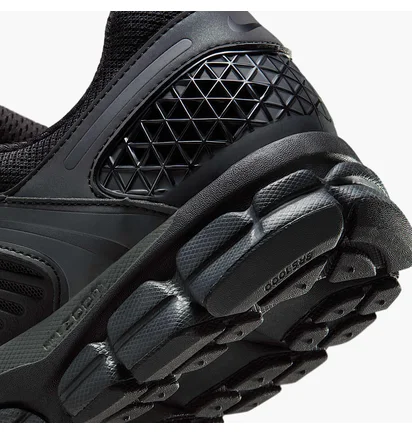 Кросівки чоловічі Nike Zoom Vomero 5 Se Black IM6597-001