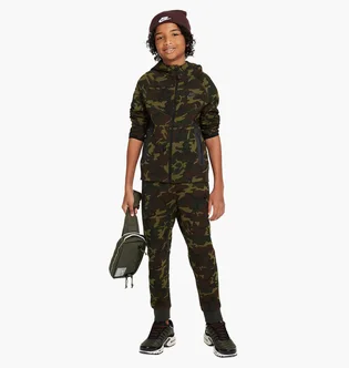 Спортивний костюм дитячий Nike Sportswear Tech Fleece Camo/Green FN9118-010__FN9120-010