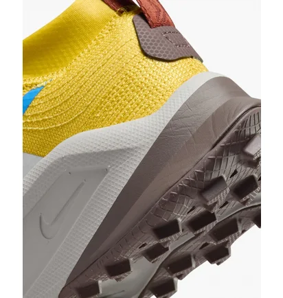 Кросівки жіночі Nike Zegama Trail Running Shoes Black/Yellow DH0625-003