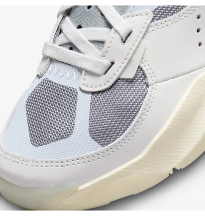 Кроссовки детские Air Jordan Air 200E (Gs) White/Grey Dm9677-110
