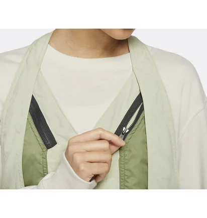 Жилетка женская Air Jordan W J 23E Vest Green DM5319-371