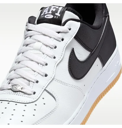 Кросівки чоловічі Nike Air Force 1 07 Lv8 Black/White IB6847-100