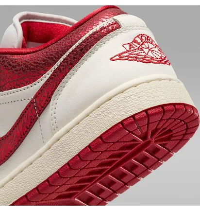Кросівки жіночі Air Jordan 1 Low White HJ9338-106