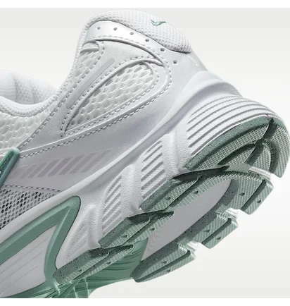 Кросівки жіночі Nike V5 Rnr White HQ7901-106