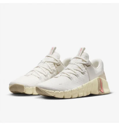 Кросівки жіночі Nike Free Metcon 5 White DV3950-100