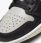 Кросівки жіночі Air Jordan Air 1 Mid Shoes White/Black BQ6472-060