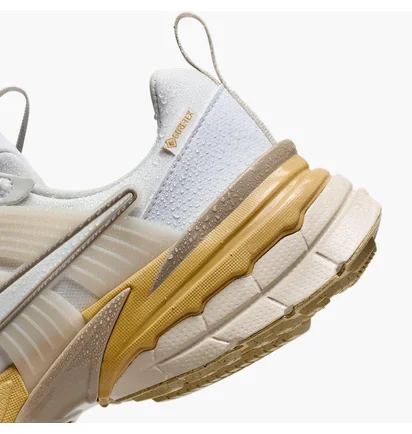 Кроссовки женские Nike V2K Run Gore-Tex White/Beige FZ2622-100