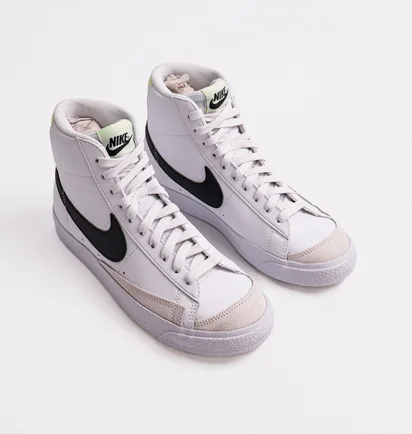 Кросівки дитячі Nike Blazer Mid 77 Grade School Lifestyle Shoes White DA4086-109