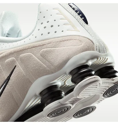 Кроссовки женские Nike Shox R4 WomenS Shoes Beige/White HQ7739-100