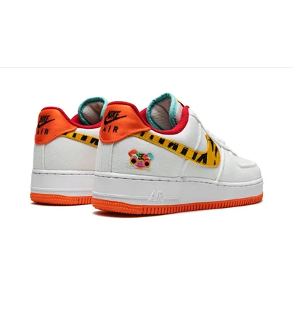 Кросівки жіночі Nike Air Force 1 07 Lx White DR0148-171
