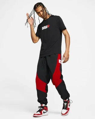 Футболка чоловіча Air Jordan Dubai City T-Shirt Black DD8033-010