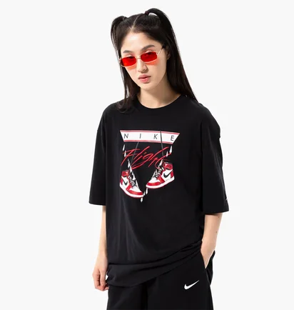 Футболка женская Air Jordan T-Shirt W J Flight Shoe Gfx Os Black Dv1411-010