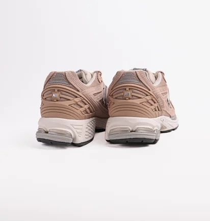 Кроссовки унисекс New Balance M 1906 Rw Beige M1906RW