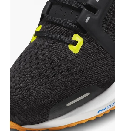 Кроссовки мужские Nike Vomero 16 Black DA7245-012