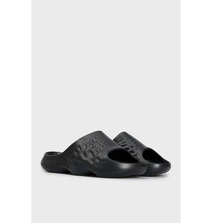 Тапочки унисекс New Balance Ff Mrshn Black SUFHUPK3