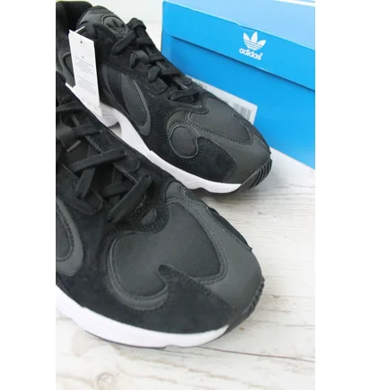 Кросівки чоловічі Adidas Yung-1 Cg7121 Black/White CG7121