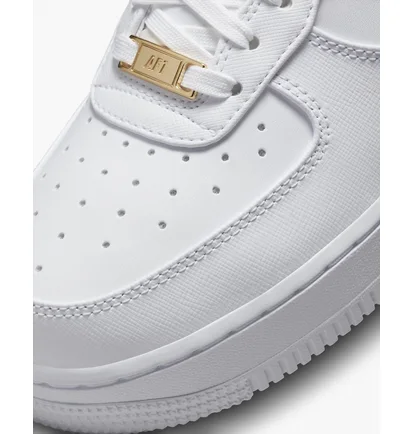 Кросівки жіночі Nike Air Force 1 07 Se White Dv7584-100
