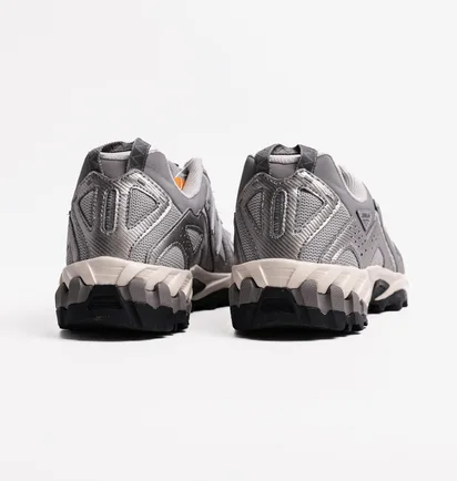 Кроссовки унисекс New Balance 610 Metallic ML610TAU