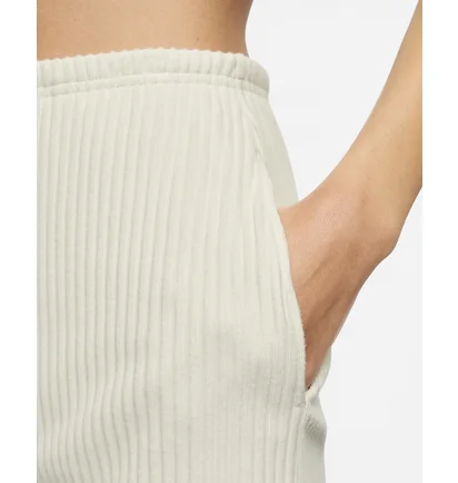 Шорты женские Nike Sportswear Chill Knit High-Waisted Slim 3 Ribbed Shorts Beige FN3674-104