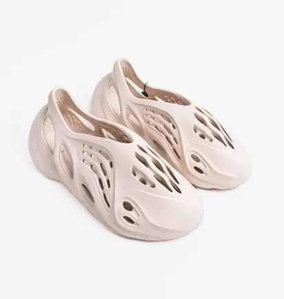 Тапочки чоловічі Adidas Yeezy Foam Runner Beige G55486