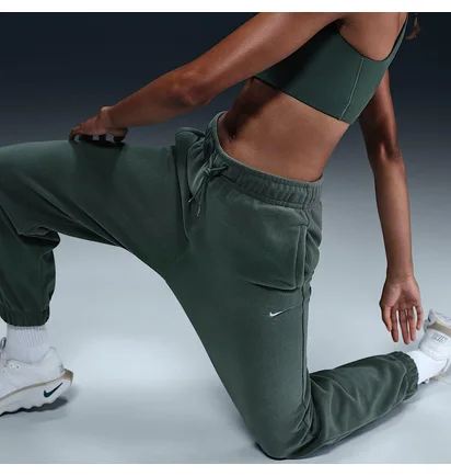 Штани жіночі Nike Therma-Fit Olive FB5578-338