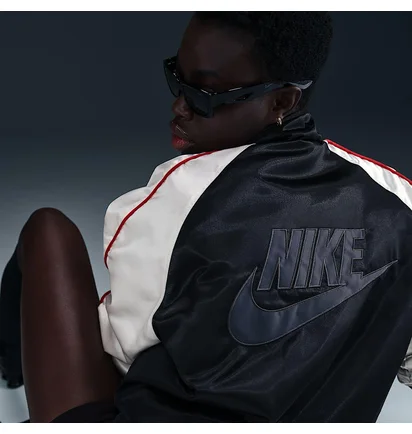 Бомбер мужской Nike Sportswear WomenS Oversized Jacket Black/White HF9435-010