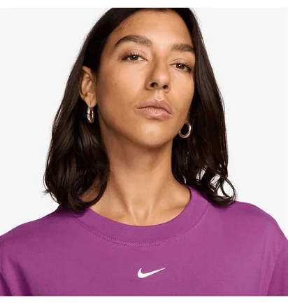 Футболка жіноча Nike Sportswear Violet FD4149-518