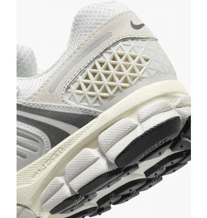 Кроссовки мужские Nike Zoom Vomero 5 White HF0731-007