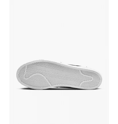 Кросівки унісекс Nike Sb Zoom Blazer Mid Premium Skate Shoes Black DV7898-001
