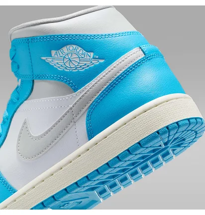 Кроссовки унисекс Nike 1 Mid White/Blue BQ6472-400