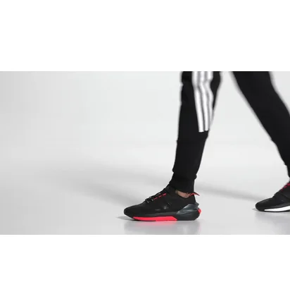 Кроссовки унисекс Adidas Avryn Shoes Black Hp5980