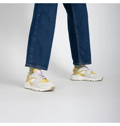 Кроссовки женские Nike Air Huarache White DV6976-100