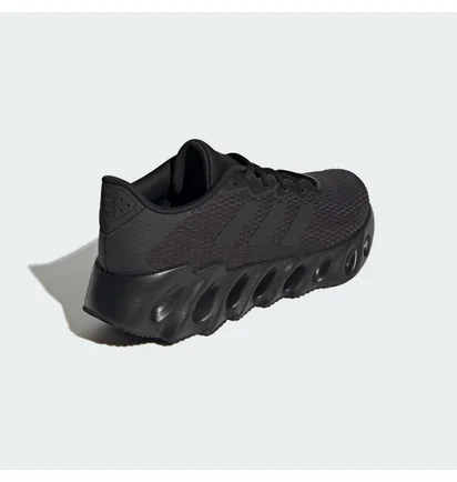 Кроссовки мужские Adidas Switch Run M Black IF5718