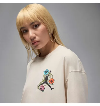 Футболка жіноча Air Jordan Graphic Beige IH2382-104