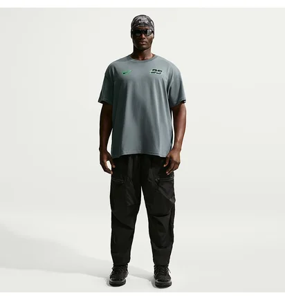 Футболка чоловіча Nike Sportswear MenS Max90 T-Shirt Grey HV0131-084