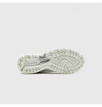 Кроссовки мужские New Balance Gore-Tex Beige M2002RXM