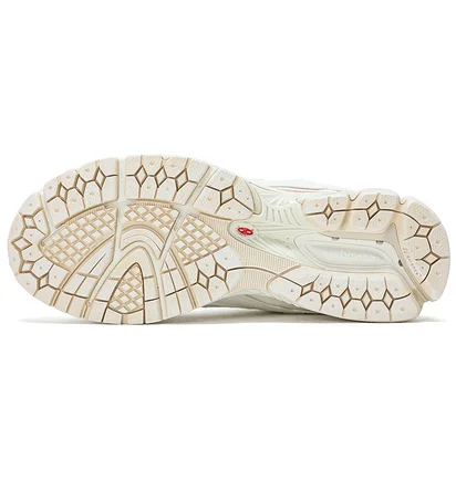 Кросівки унісекс New Balance Protection Pack 2002R Beige M2002RDC