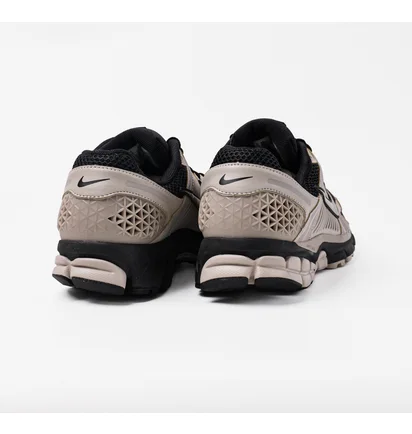 Кроссовки унисекс Nike Zoom Vomero 5 Beige FJ4151-008