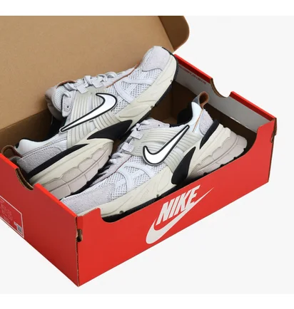 Кроссовки женские Nike V2K Runtekk Running Shoes Beige FN6703-002