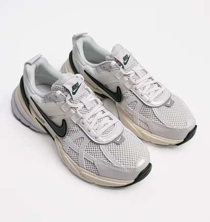 Кросівки жіночі Nike V2K Run Shoes White FD0736-101