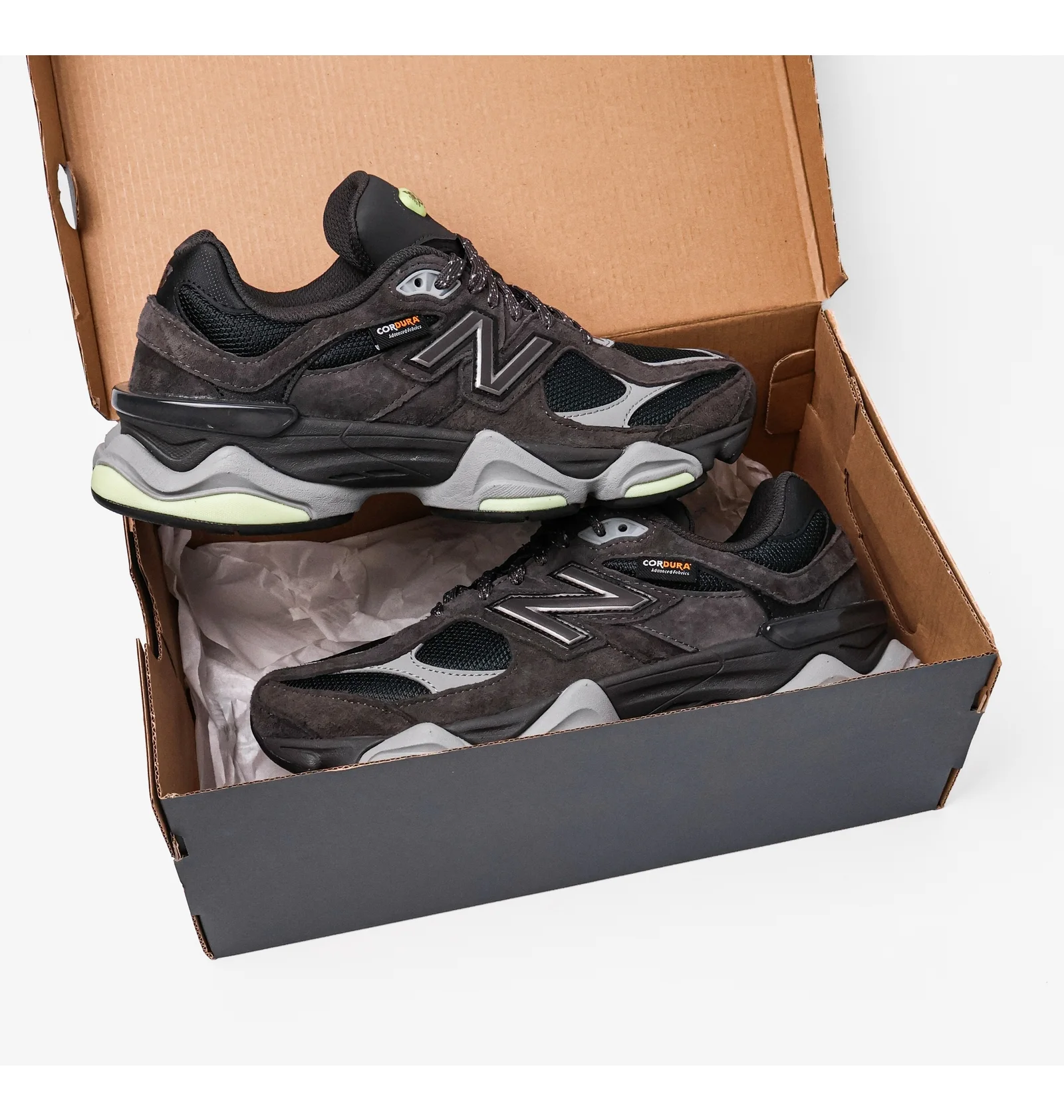 ᐉ Кроссовки унисекс New Balance 9060 Black U90602P8 - купить в