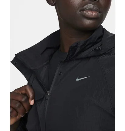 Куртка жіноча Nike Repel Running Division Black FN2575-010